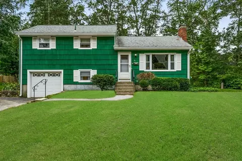 50 Cedar Hill Dr, Bellingham, MA 02019