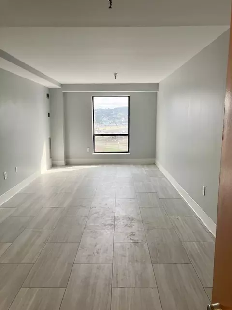 750 Davol St #517, Fall River, MA 02720 photo 2