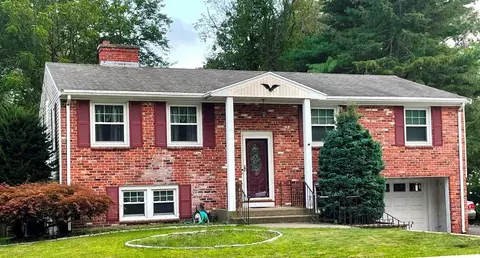 39 Carleton St, Attleboro, MA 02703