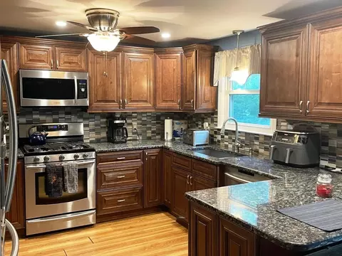 39 Carleton St, Attleboro, MA 02703 photo 3