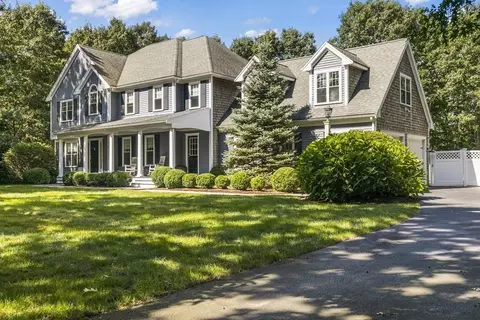 42 Orchard Hill Dr, Plymouth, MA 02360
