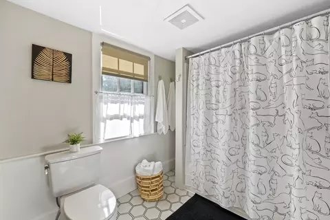 35 Wallis St, Beverly, MA 01915 photo 28