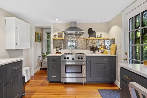35 Wallis St, Beverly, MA 01915 photo 12
