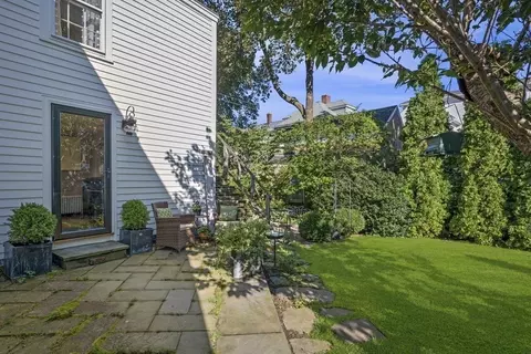 35 Wallis St, Beverly, MA 01915 photo 36