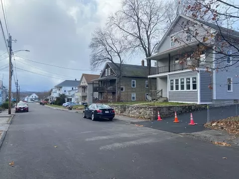 13 Nelson St, Webster, MA 01570 photo 4