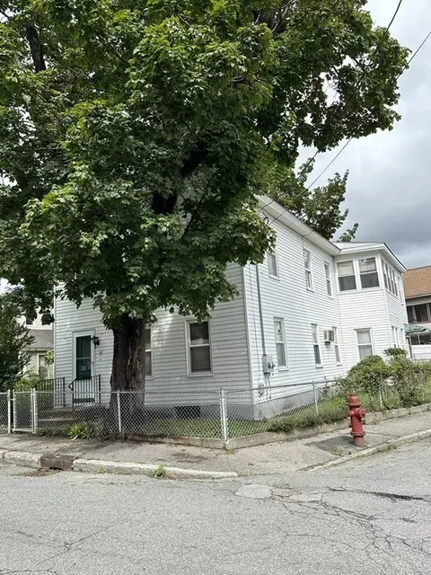 62 Chambers St, Lowell, MA 01852