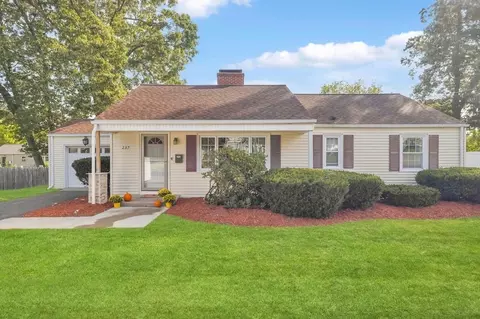 257 Winton St, Springfield, MA 01118