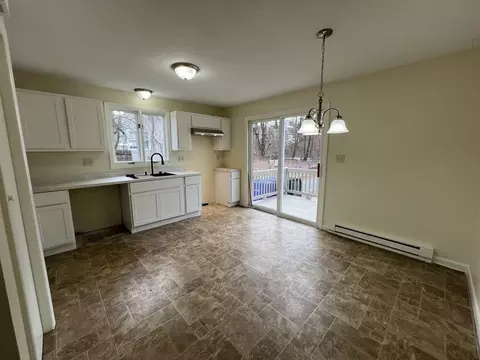 52-54 Benton St, Springfield, MA 01109 photo 4