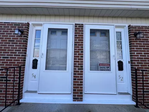 52-54 Benton St, Springfield, MA 01109 photo 2