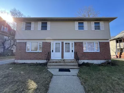 52-54 Benton St, Springfield, MA 01109 photo 3
