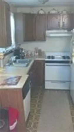 252 Mott St, Fall River, MA 02721 photo 4