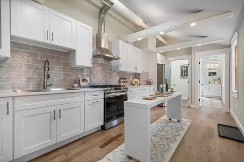 31 Paige St #31, Lowell, MA 01852