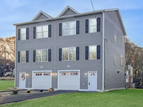 26 Apthorp St, Worcester, MA 01606