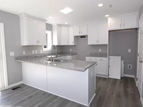 26 Apthorp St, Worcester, MA 01606 photo 3