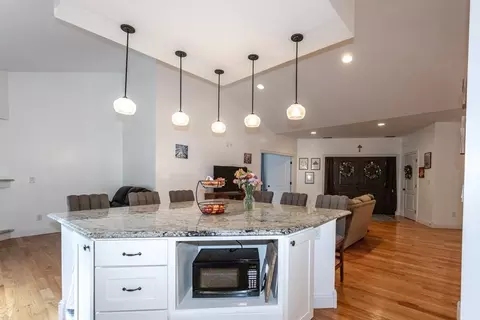 41 Alwin Pl, Springfield, MA 01128 photo 7
