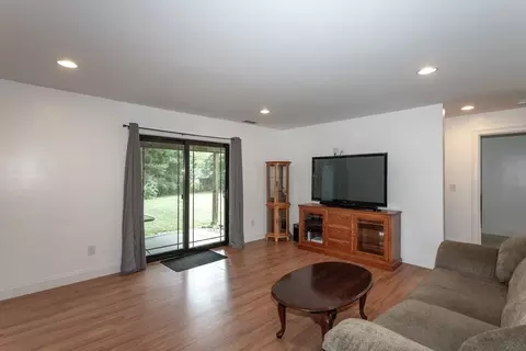 41 Alwin Pl, Springfield, MA 01128 photo 22