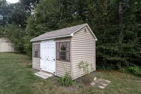 41 Alwin Pl, Springfield, MA 01128 photo 34