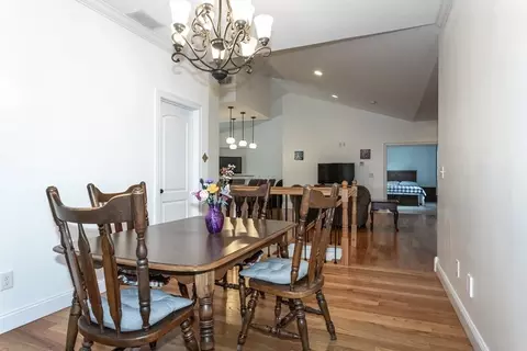 41 Alwin Pl, Springfield, MA 01128 photo 12