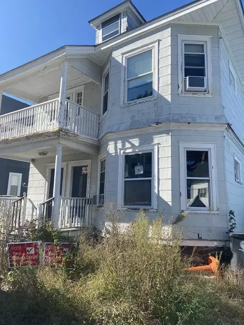 11 Lockwood St #11, Haverhill, MA 01835
