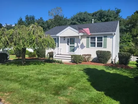 140 Crystal Water Dr #140, East Bridgewater, MA 02333