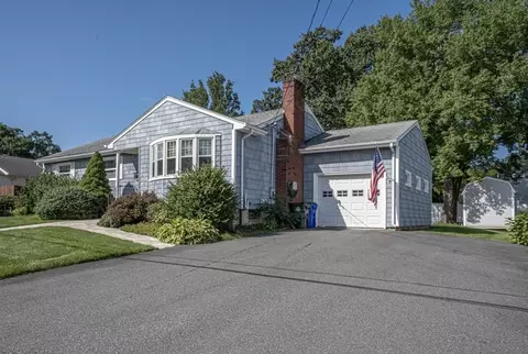 66 Reading St, Fall River, MA 02720 photo 2