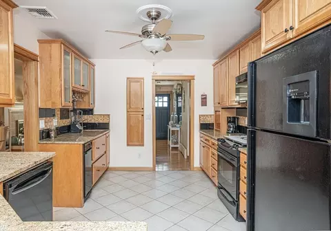 66 Reading St, Fall River, MA 02720 photo 6