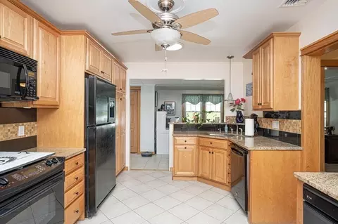 66 Reading St, Fall River, MA 02720 photo 3