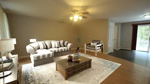 8 Blackberry Ln, Raymond, NH 03077