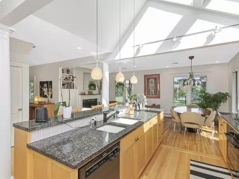101 Stearns Rd #2, Brookline, MA 02446 photo 9