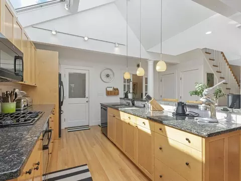 101 Stearns Rd #2, Brookline, MA 02446 photo 7
