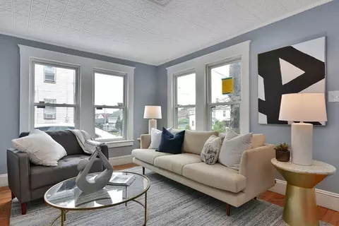 47 Moore St, Lowell, MA 01852