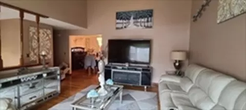 71 Ash St, Fall River, MA 02721 photo 2