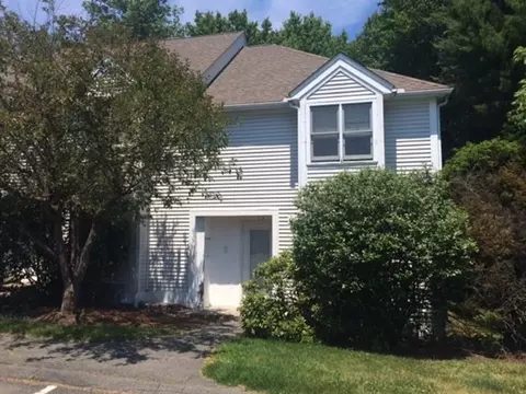 17 Salem Pl #17, Amherst, MA 01002
