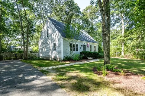 181 Farmersville Rd, Sandwich, MA 02563