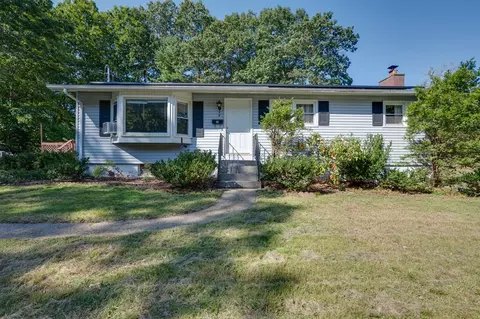 14 Crestwood Rd, Leicester, MA 01524