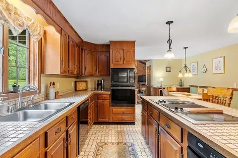 17 Saunders Rd, Townsend, MA 01474 photo 17