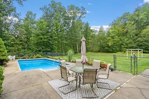 17 Saunders Rd, Townsend, MA 01474 photo 5