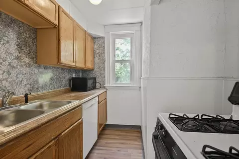 825 Park Ave, Woonsocket, RI 02895 photo 6