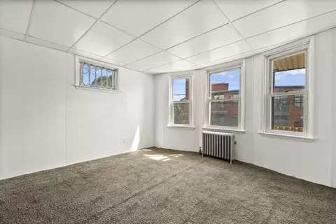 825 Park Ave, Woonsocket, RI 02895 photo 13
