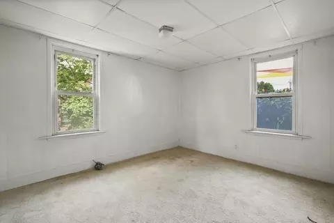 825 Park Ave, Woonsocket, RI 02895 photo 9