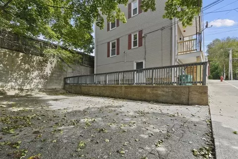 825 Park Ave, Woonsocket, RI 02895 photo 38