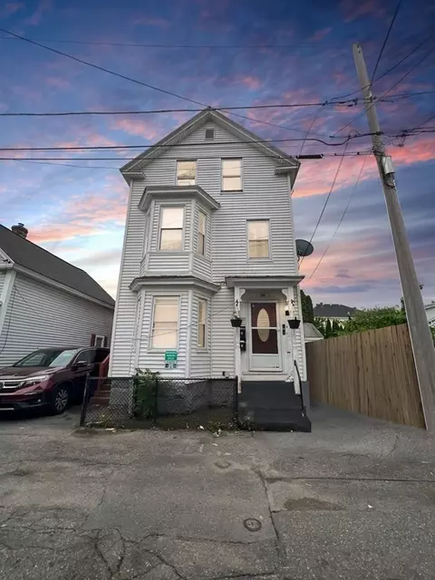 36 W L St, Lowell, MA 01850