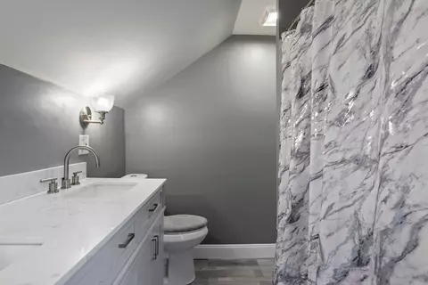 Bath - 642 Cooley St, Springfield, MA 01128 photo 3 of 3