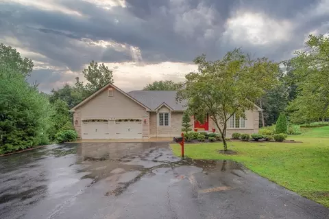593 Southwick St, Agawam, MA 01030