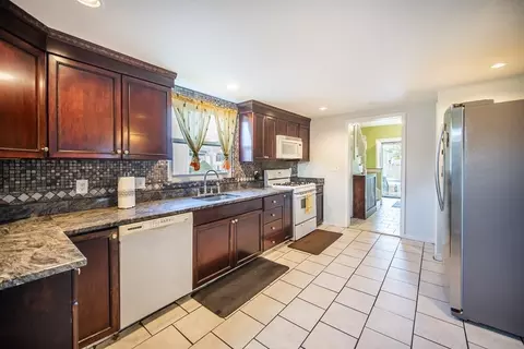 116 Shute St, Everett, MA 02149 photo 3