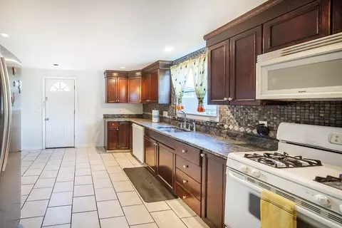 116 Shute St, Everett, MA 02149 photo 4