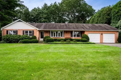 49 Sheerman Ln, Amherst, MA 01002