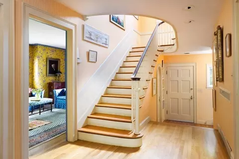 120 Codman Rd, Brookline, MA 02445 photo 3