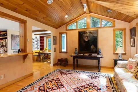 120 Codman Rd, Brookline, MA 02445 photo 9