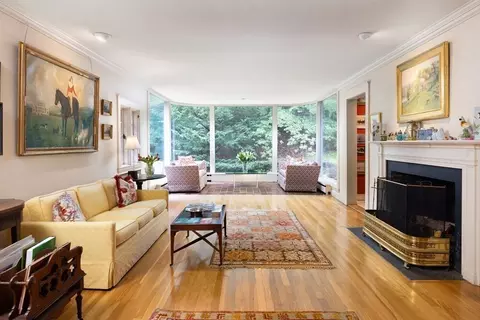 120 Codman Rd, Brookline, MA 02445 photo 4